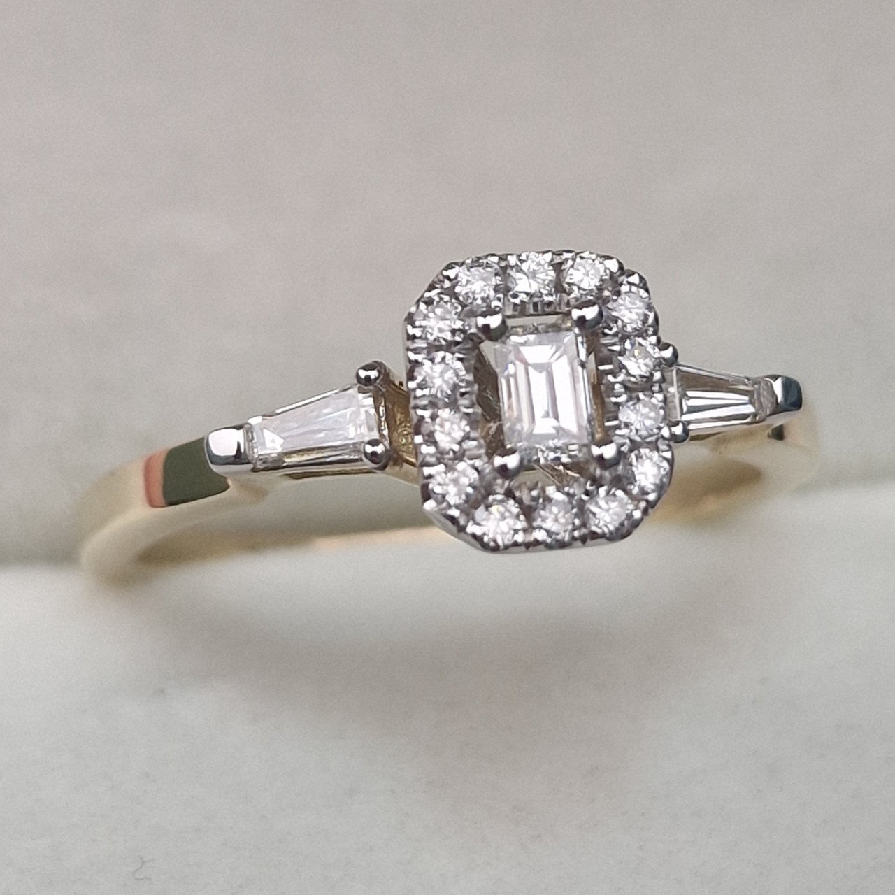 Кольцо Deimantas 104928264 17р 2,43гр 0,29ct. купить,NaN