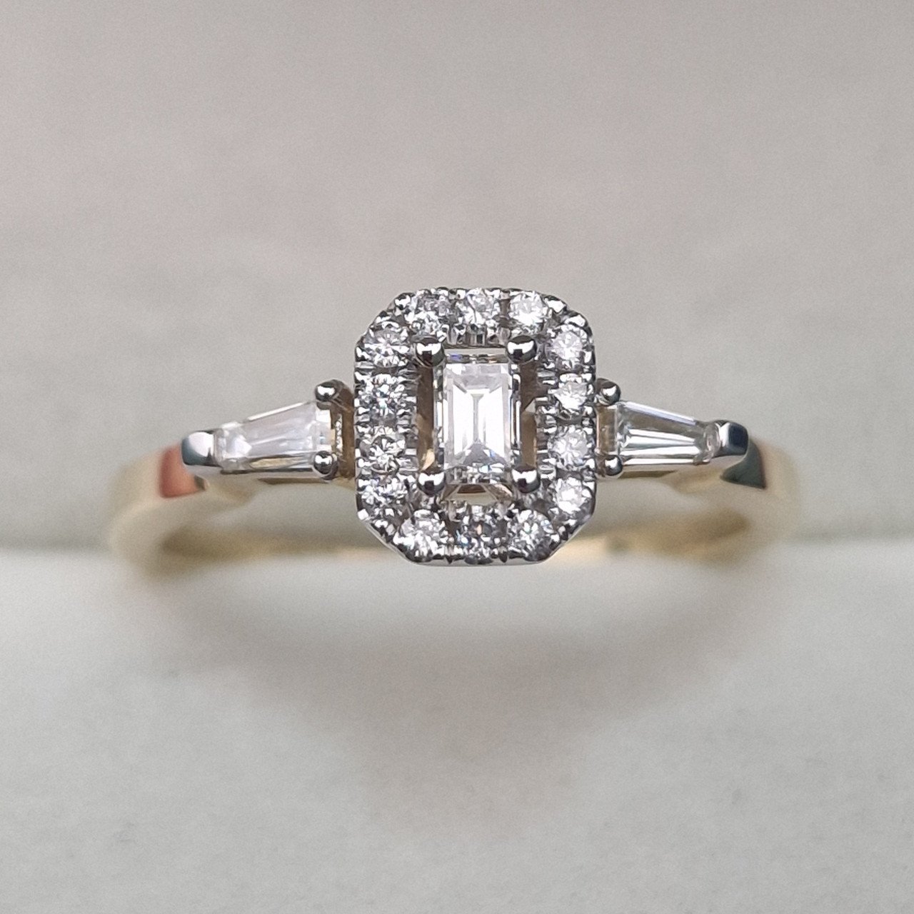 Кольцо Deimantas 104928264 17р 2,43гр 0,29ct. купить,NaN