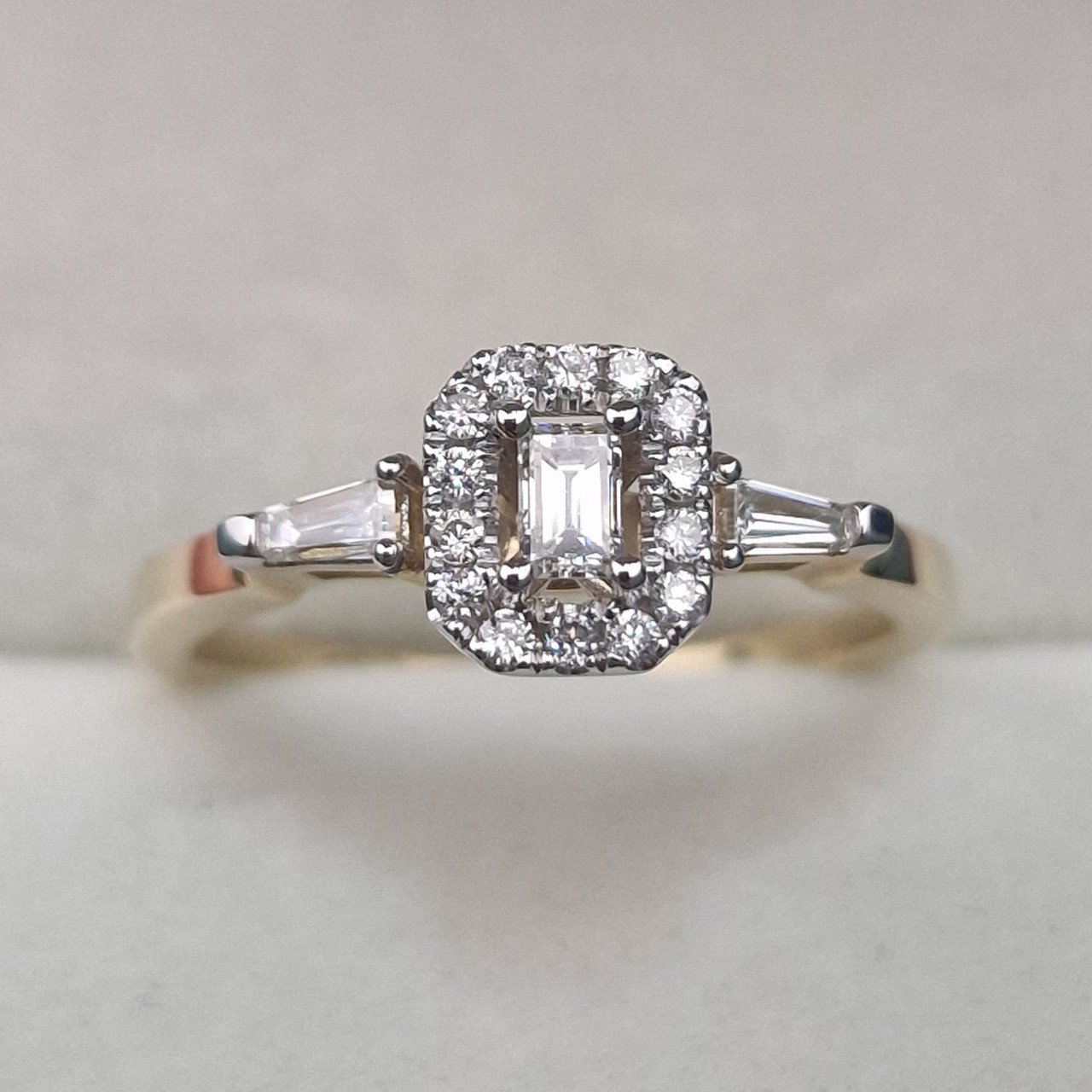 Кольцо Deimantas 104928264 17р 2,43гр 0,29ct. купить,NaN