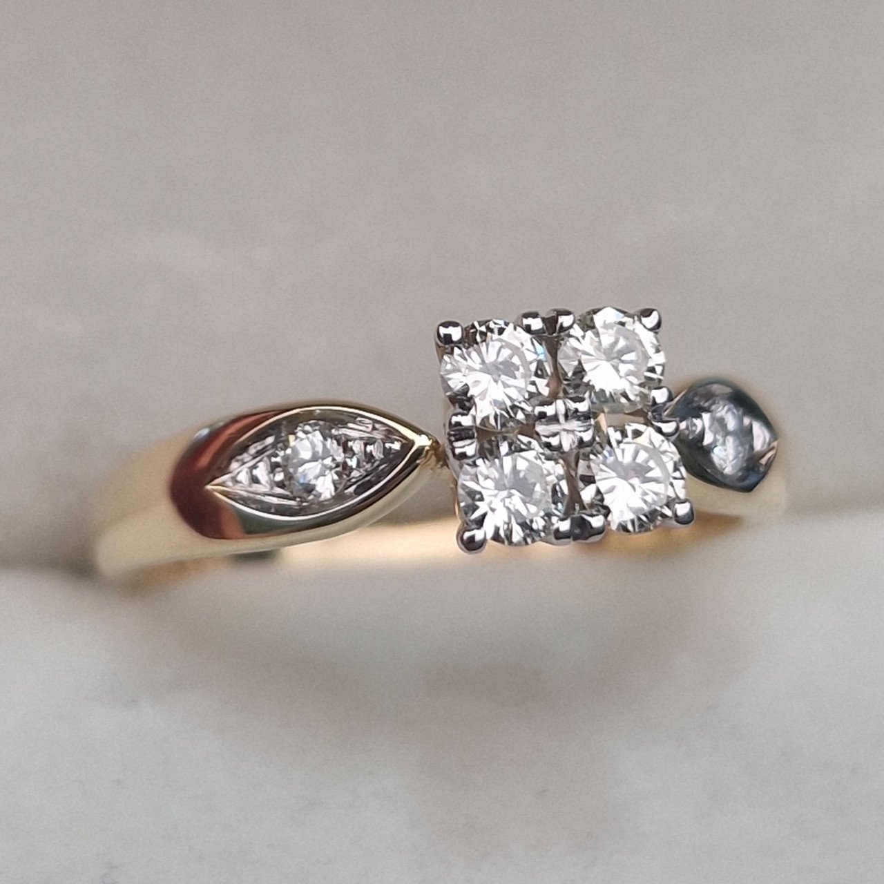 Кольцо Deimantas 104928310 17р 2,96гр 0,39ct. купить,NaN