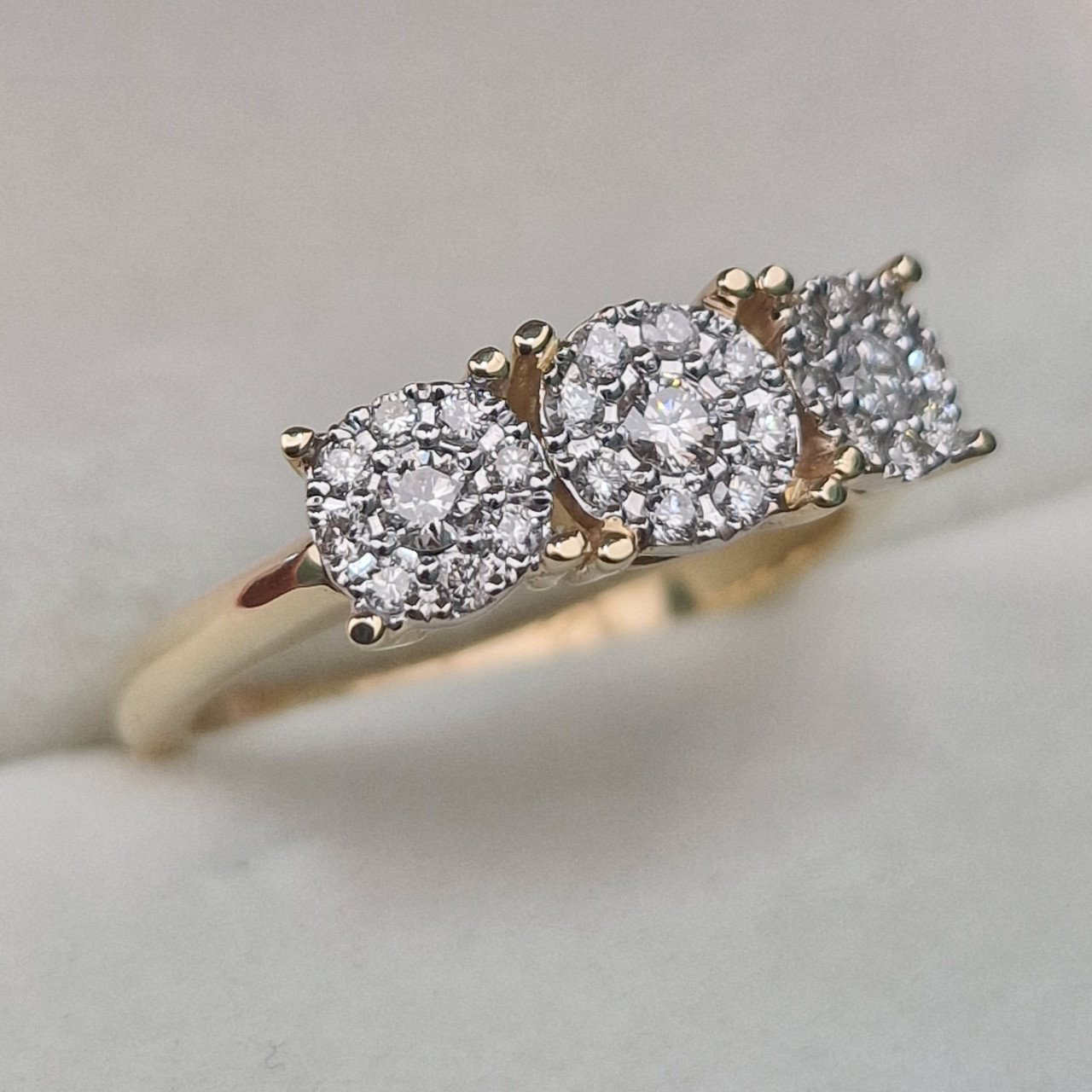 Кольцо Deimantas 104943330 17,5р 3,77гр 0,36ct. купить,NaN