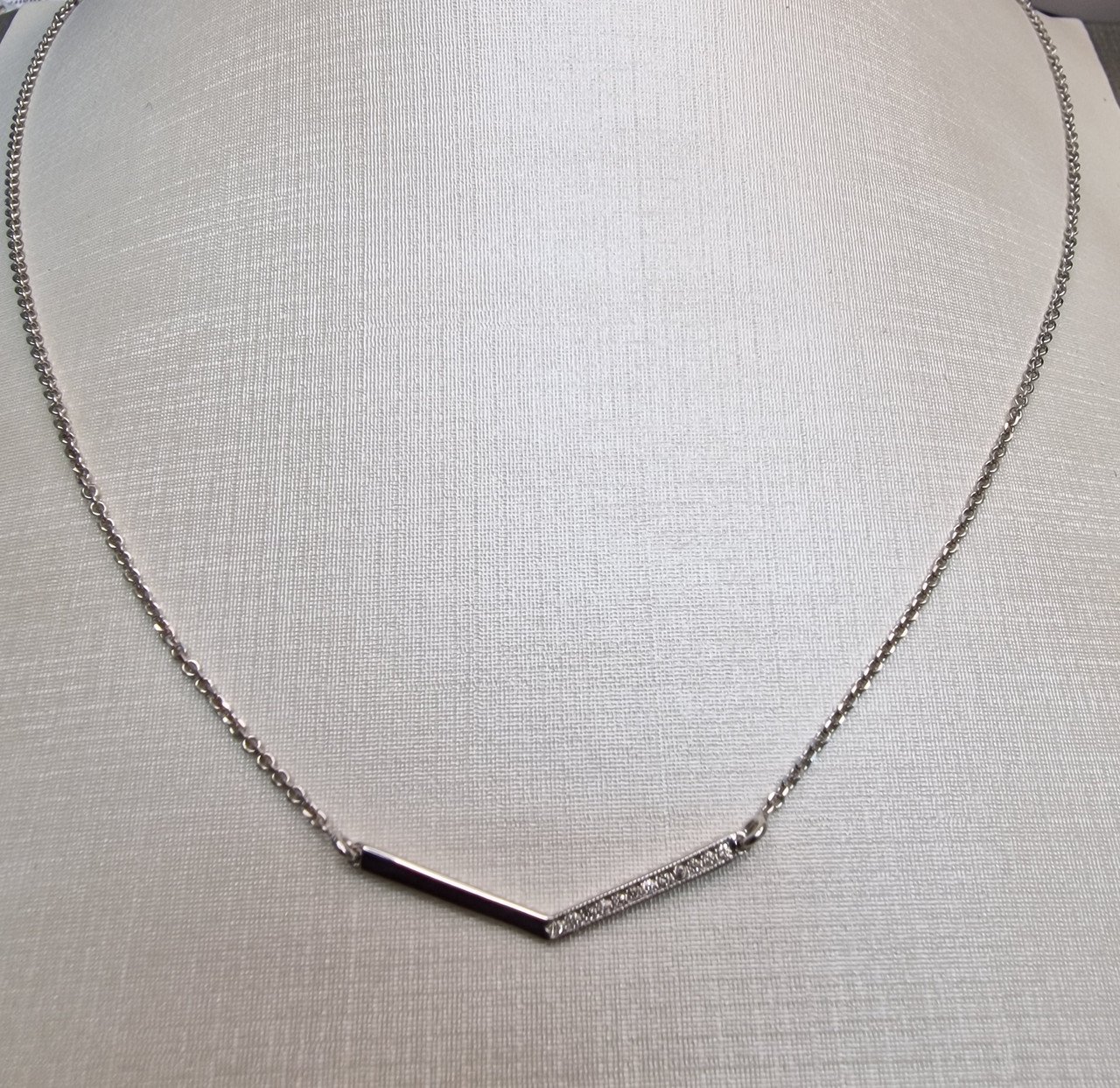 Колье Deimantas 104193990 45см 2,86гр 0,044ct. купить,NaN