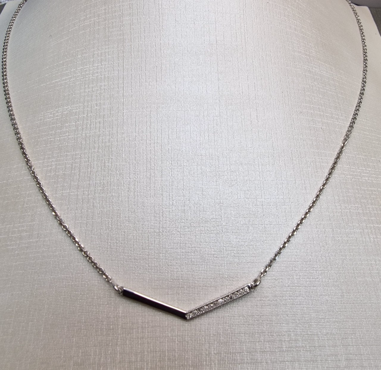 Колье Deimantas 104193990 45см 2,86гр 0,044ct. купить,NaN