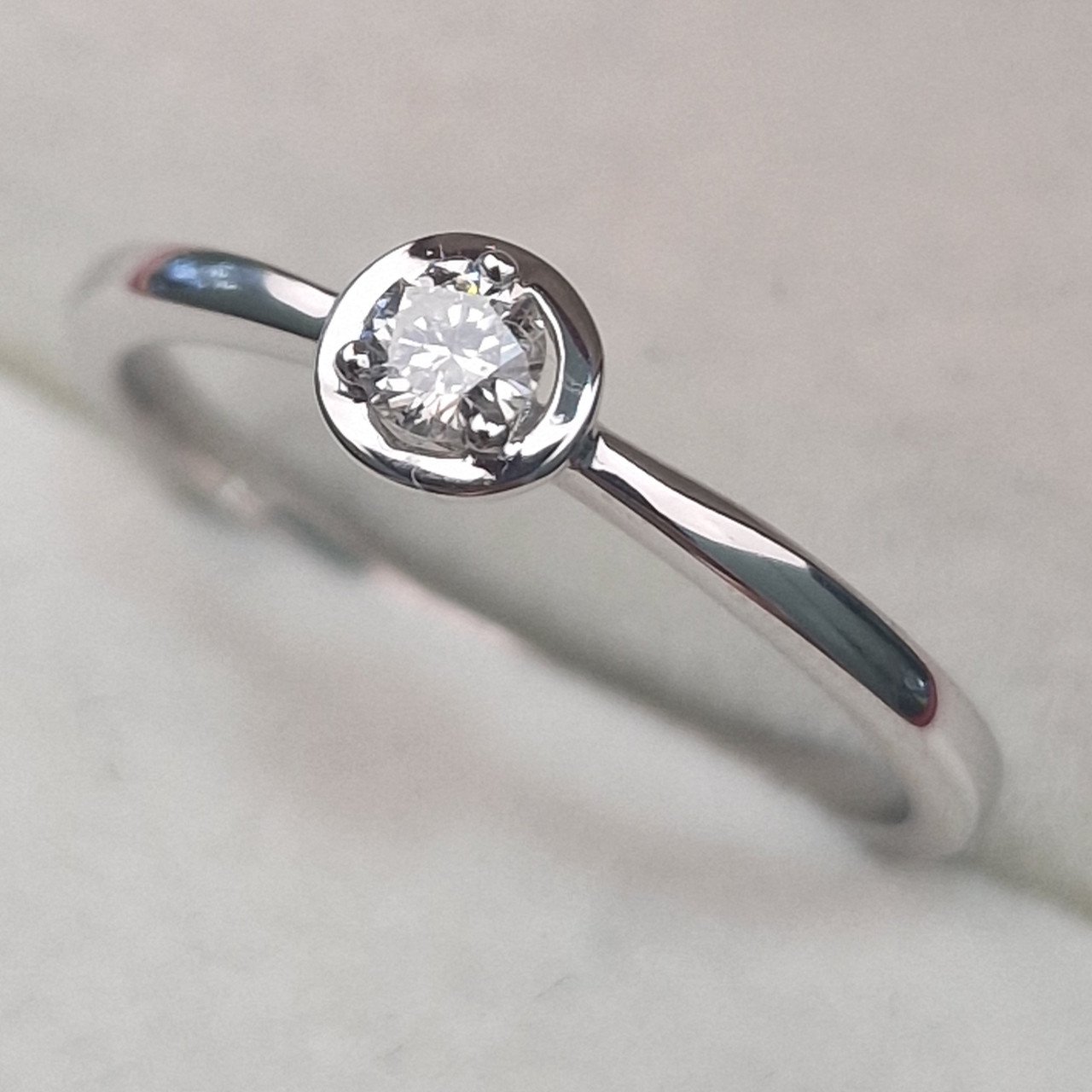 Кольцо Deimantas 104316962 16,5р 1,41гр 0,12ct. купить,NaN