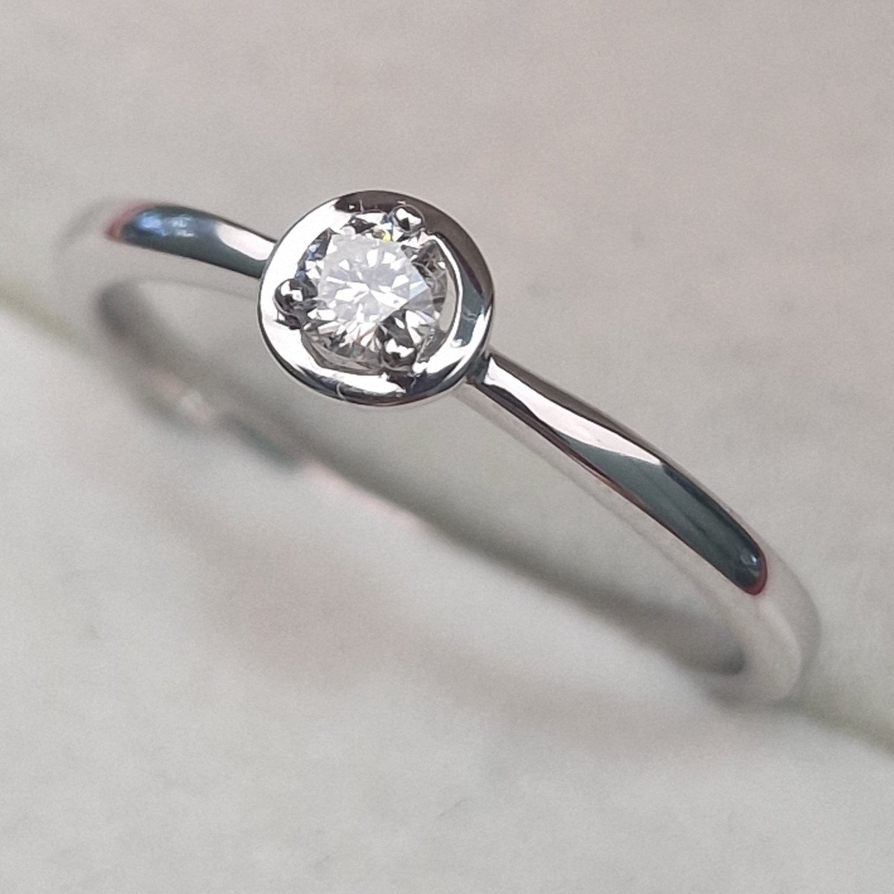 Кольцо Deimantas 104316962 16,5р 1,41гр 0,12ct. купить,NaN