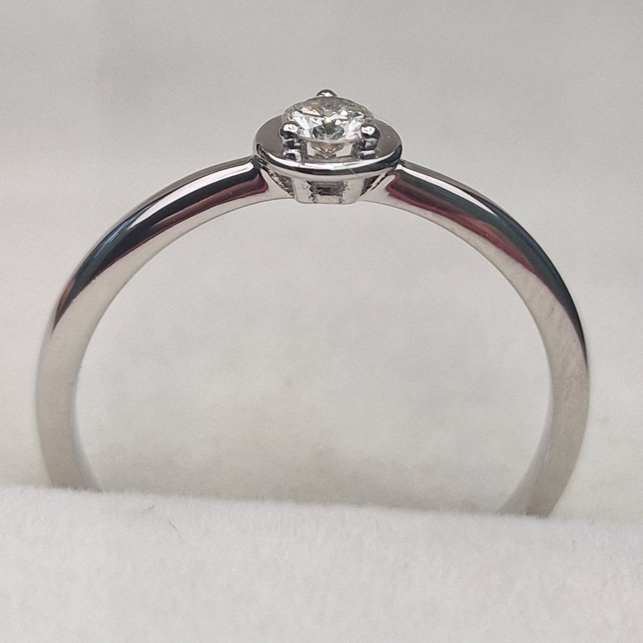 Кольцо Deimantas 104316962 16,5р 1,41гр 0,12ct. купить,NaN