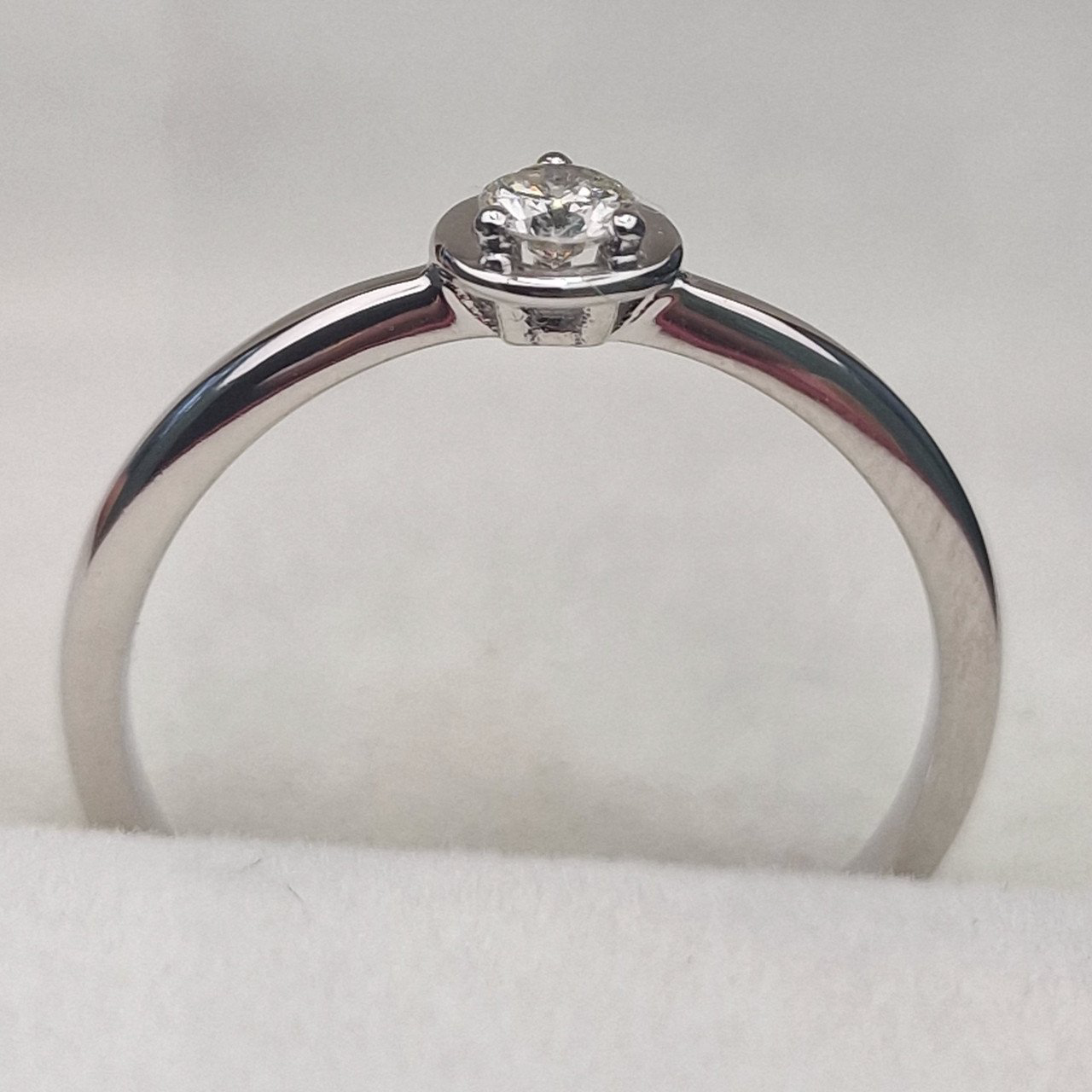 Кольцо Deimantas 104316962 16,5р 1,41гр 0,12ct. купить,NaN