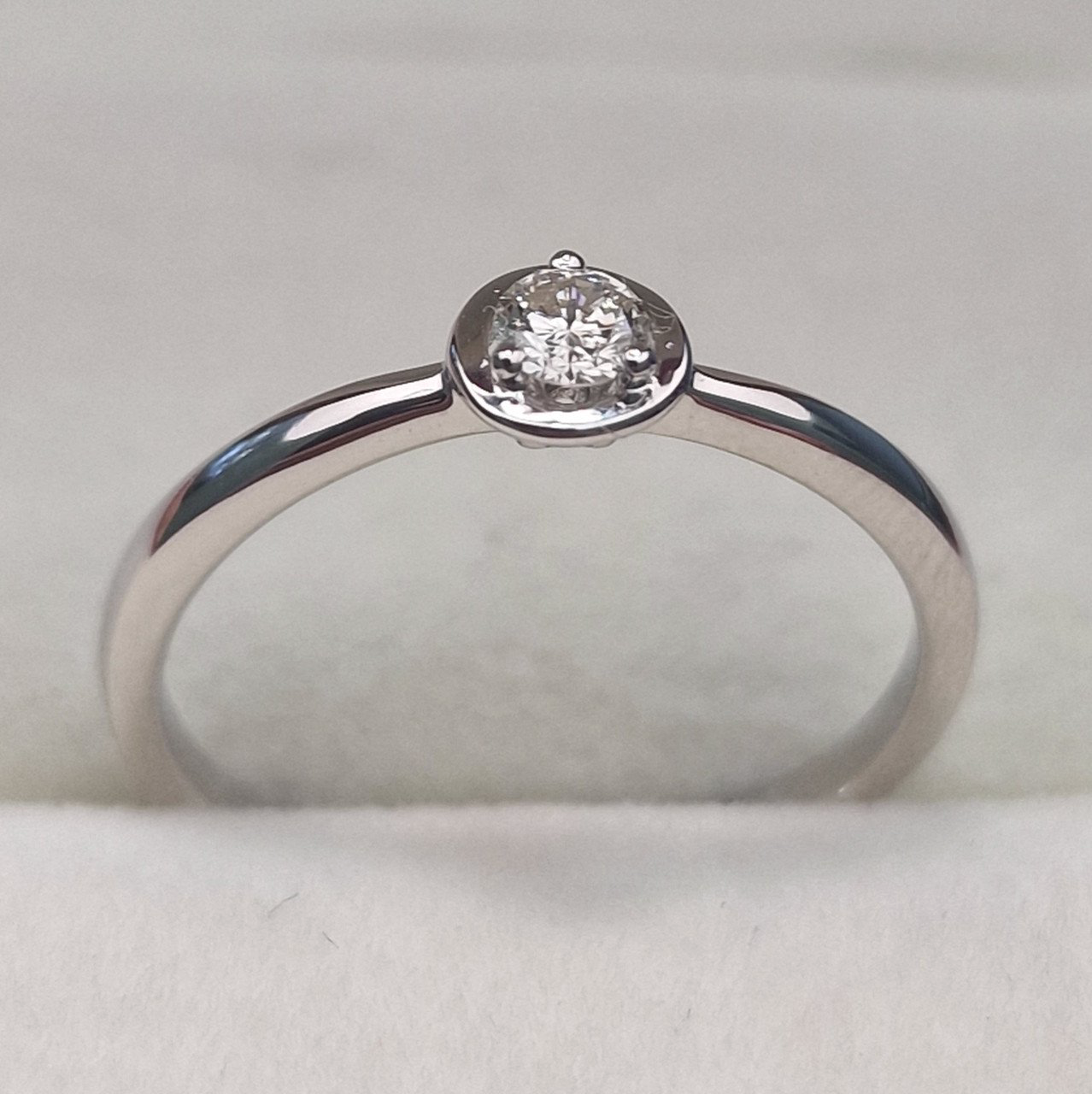 Кольцо Deimantas 104316962 16,5р 1,41гр 0,12ct. купить,NaN