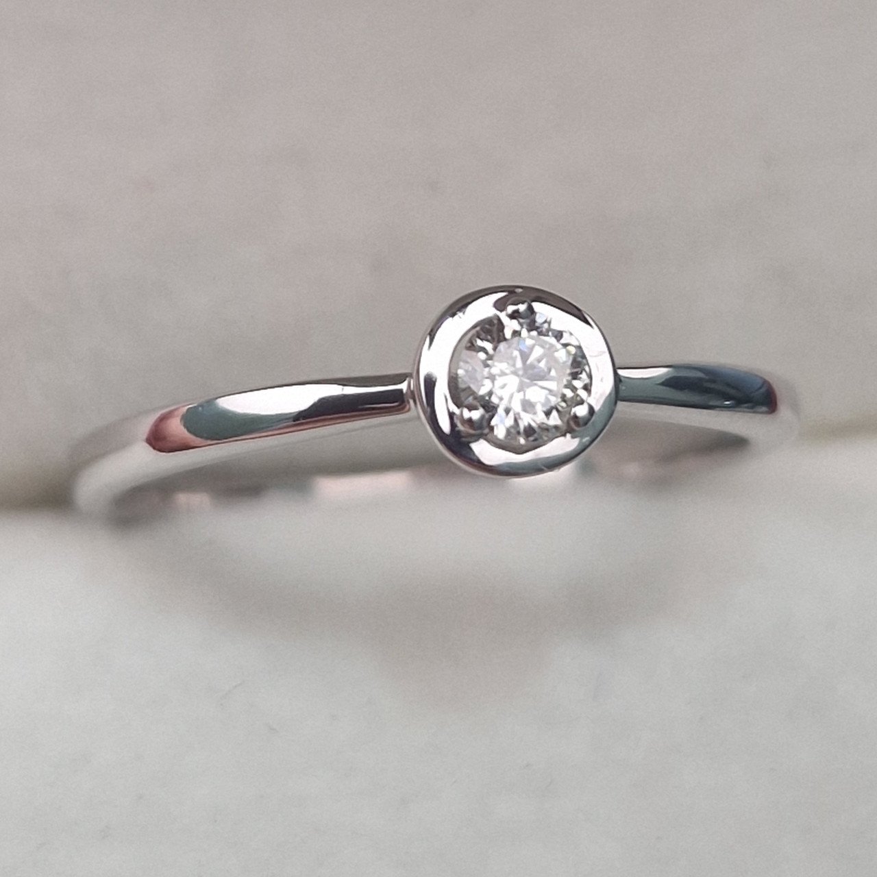 Кольцо Deimantas 104316962 16,5р 1,41гр 0,12ct. купить,NaN