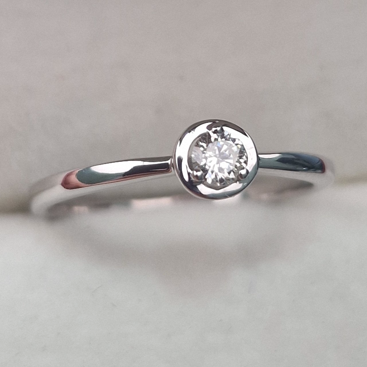 Кольцо Deimantas 104316962 16,5р 1,41гр 0,12ct. купить,NaN