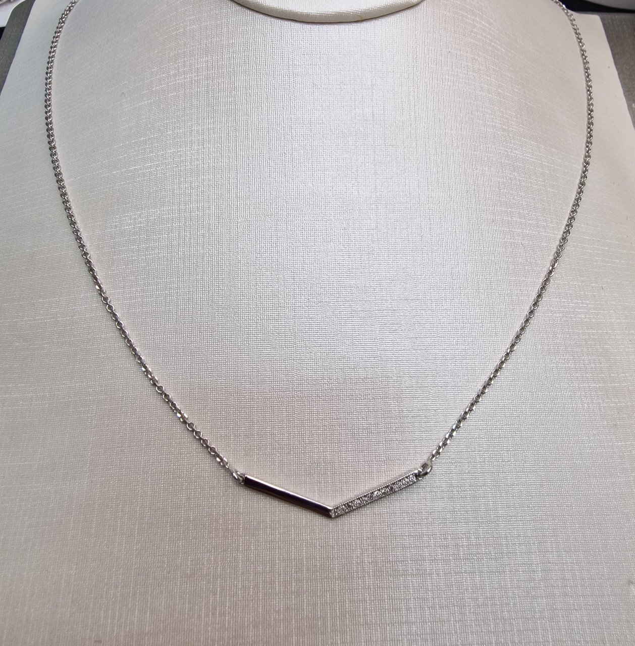 Колье Deimantas 104193990 45см 2,86гр 0,044ct. купить,NaN