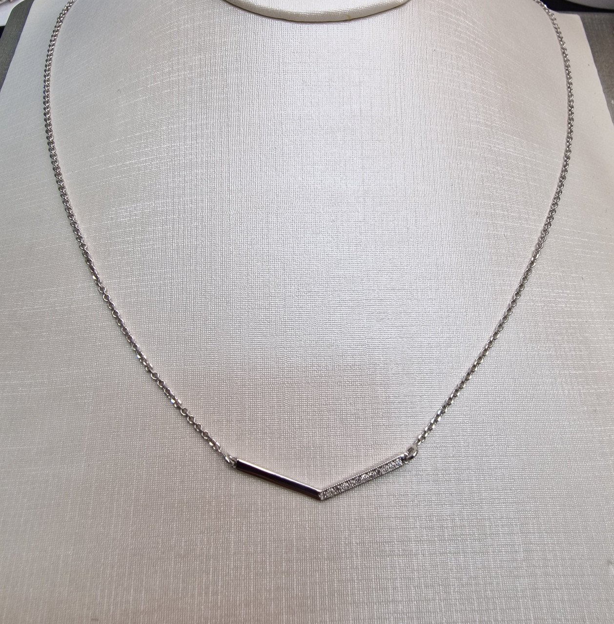 Колье Deimantas 104193990 45см 2,86гр 0,044ct. купить,NaN