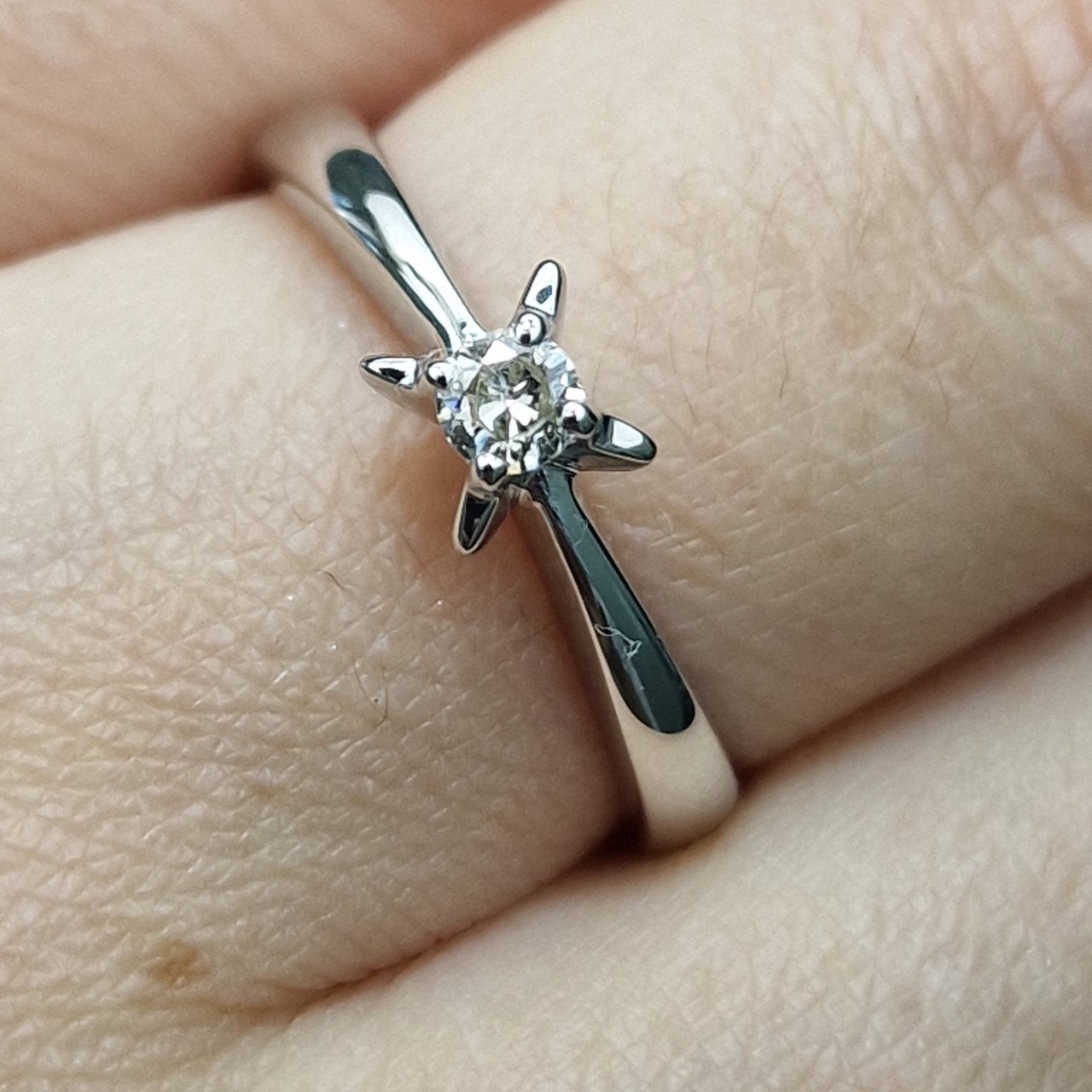 Кольцо Deimantas 104316988 17р 3,02гр 0,095ct. купить,NaN