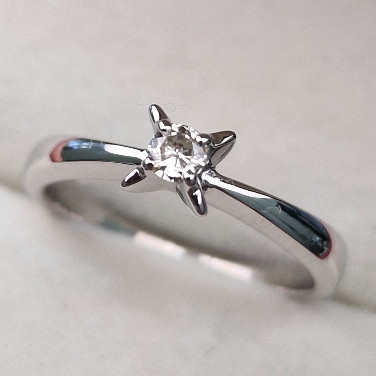 Кольцо Deimantas 104316988 17р 3,02гр 0,095ct. купить,NaN