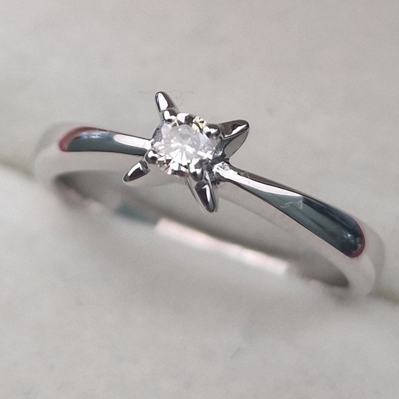 Кольцо Deimantas 104316988 17р 3,02гр 0,095ct. купить,NaN