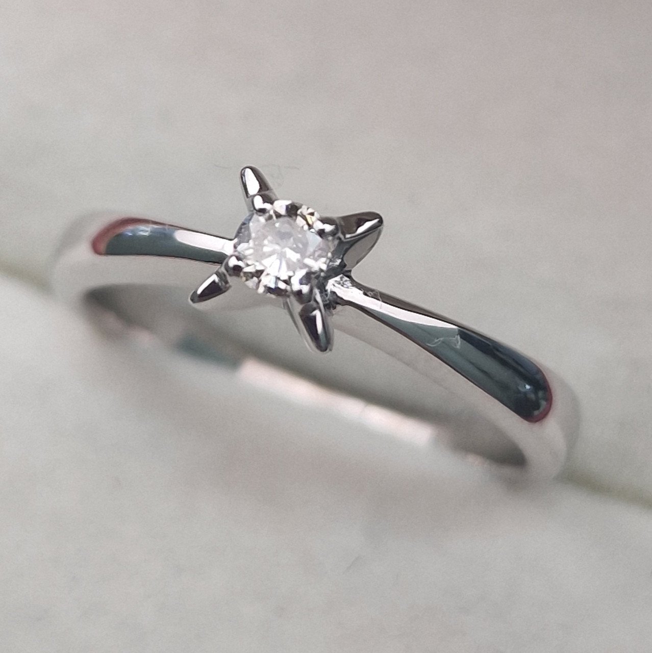 Кольцо Deimantas 104316988 17р 3,02гр 0,095ct. купить,NaN