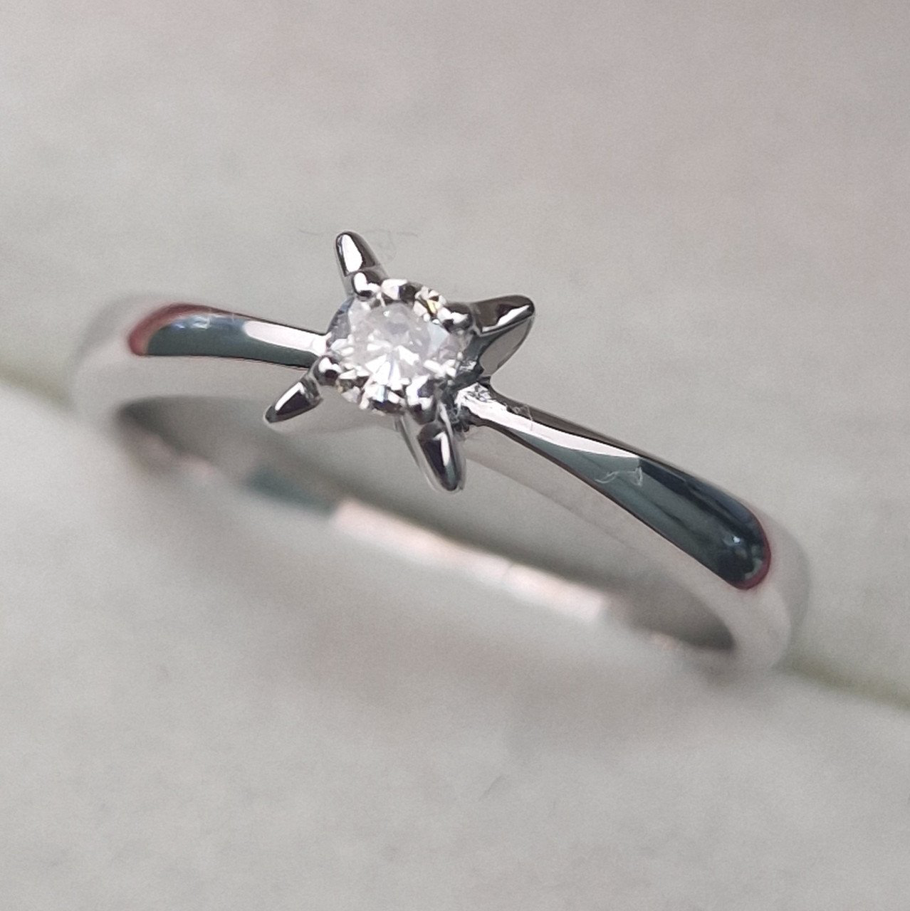 Кольцо Deimantas 104316988 17р 3,02гр 0,095ct. купить,NaN