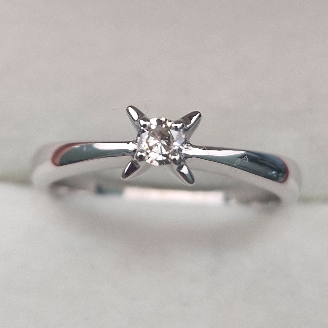 Кольцо Deimantas 104316988 17р 3,02гр 0,095ct. купить,NaN