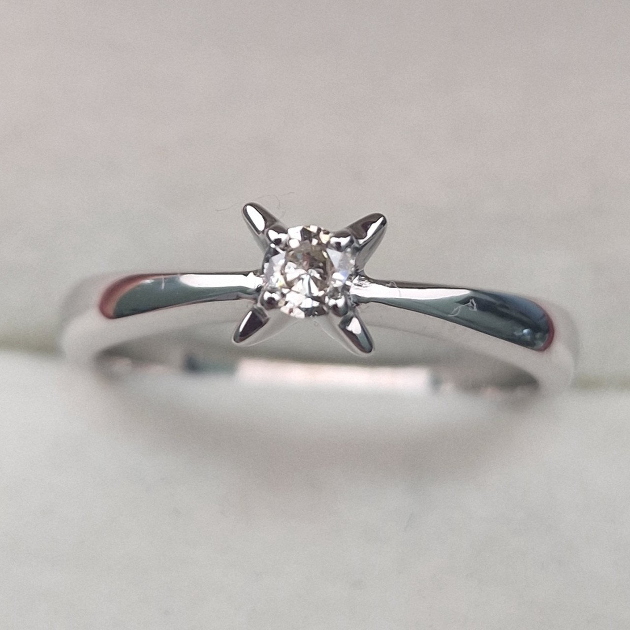 Кольцо Deimantas 104316988 17р 3,02гр 0,095ct. купить,NaN