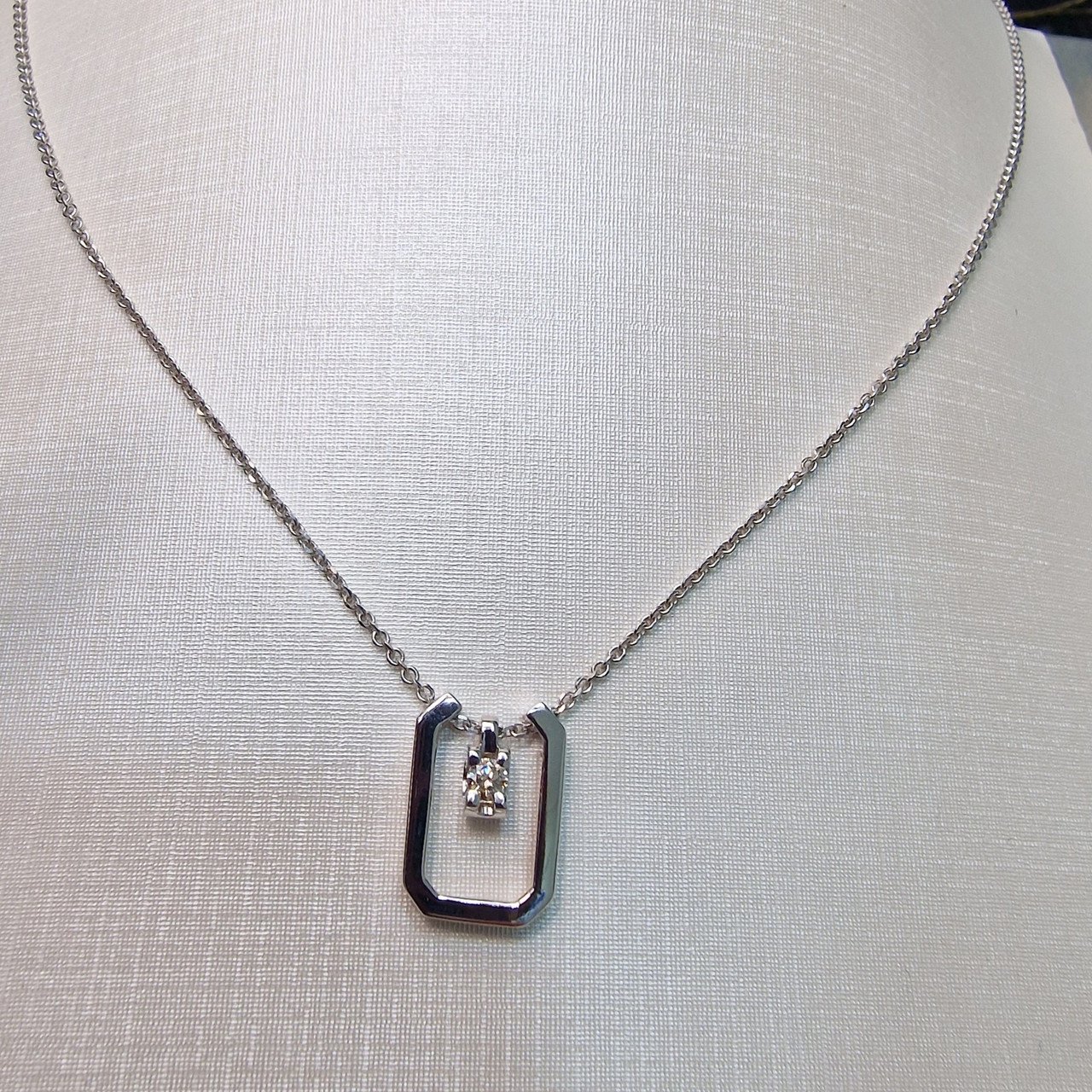 Колье Deimantas 104317011 45см 4,2гр 0,10ct. купить,NaN