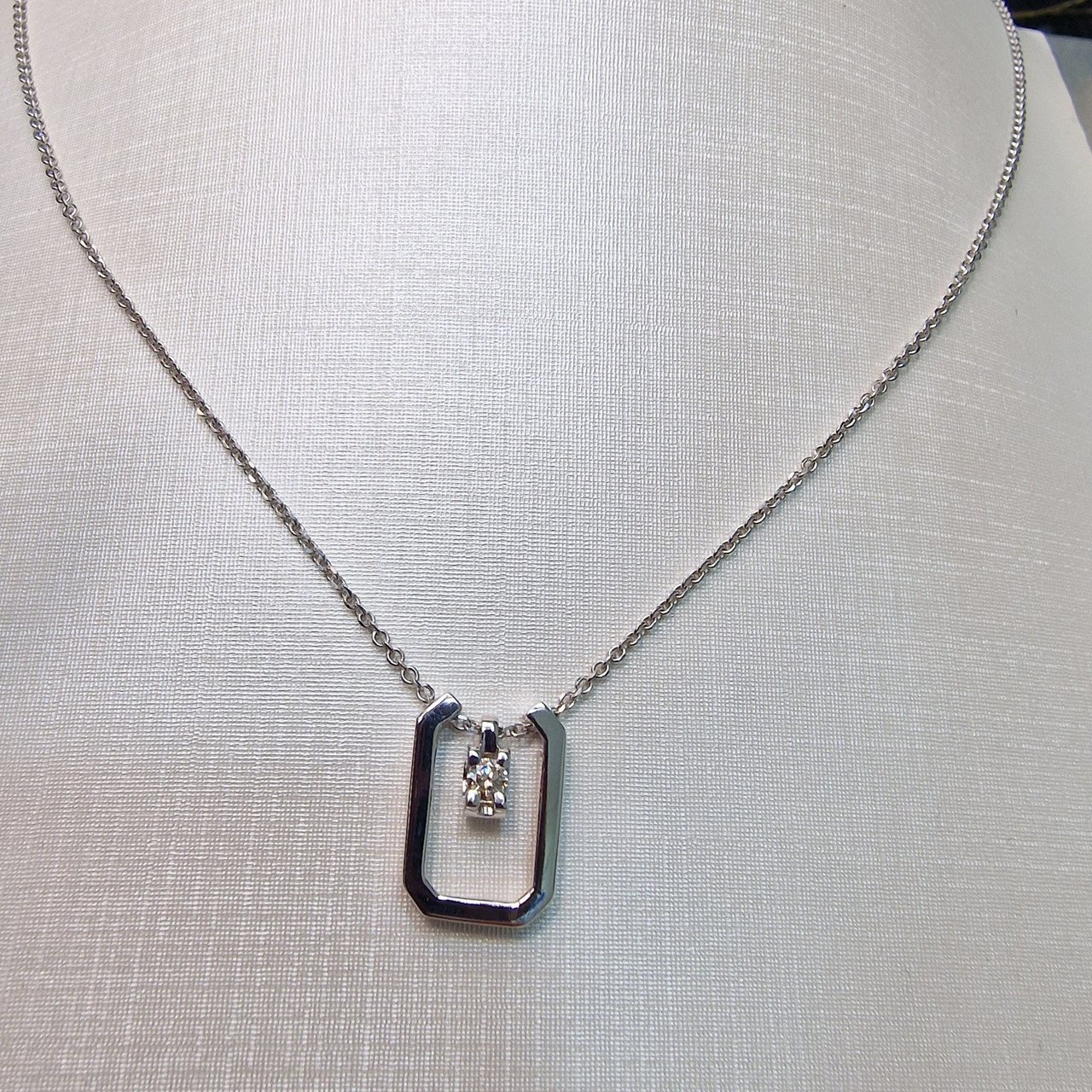Колье Deimantas 104317011 45см 4,2гр 0,10ct. купить,NaN