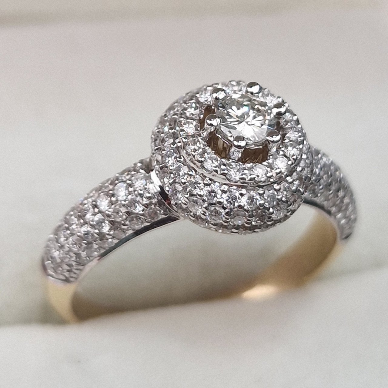 Кольцо Deimantas 104947445 18р 4,11гр 1,11ct. купить,NaN