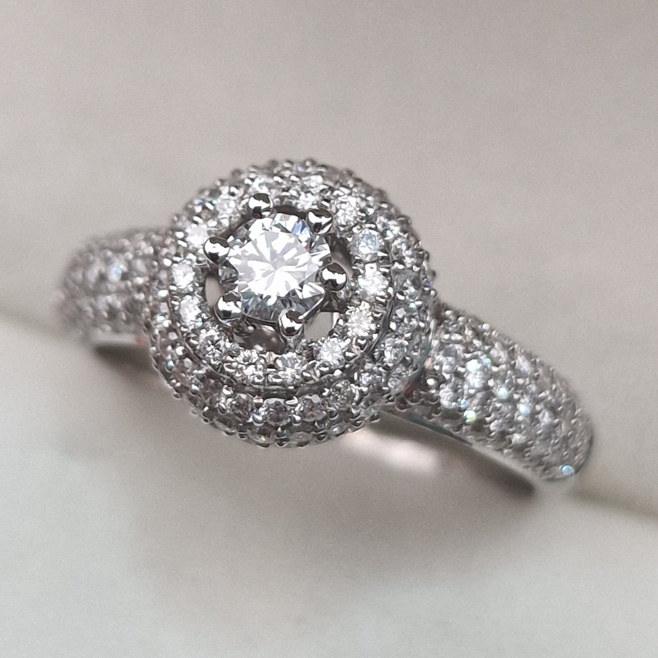 Кольцо Deimantas 104947536 18р 4,21гр 1,12ct. купить,NaN