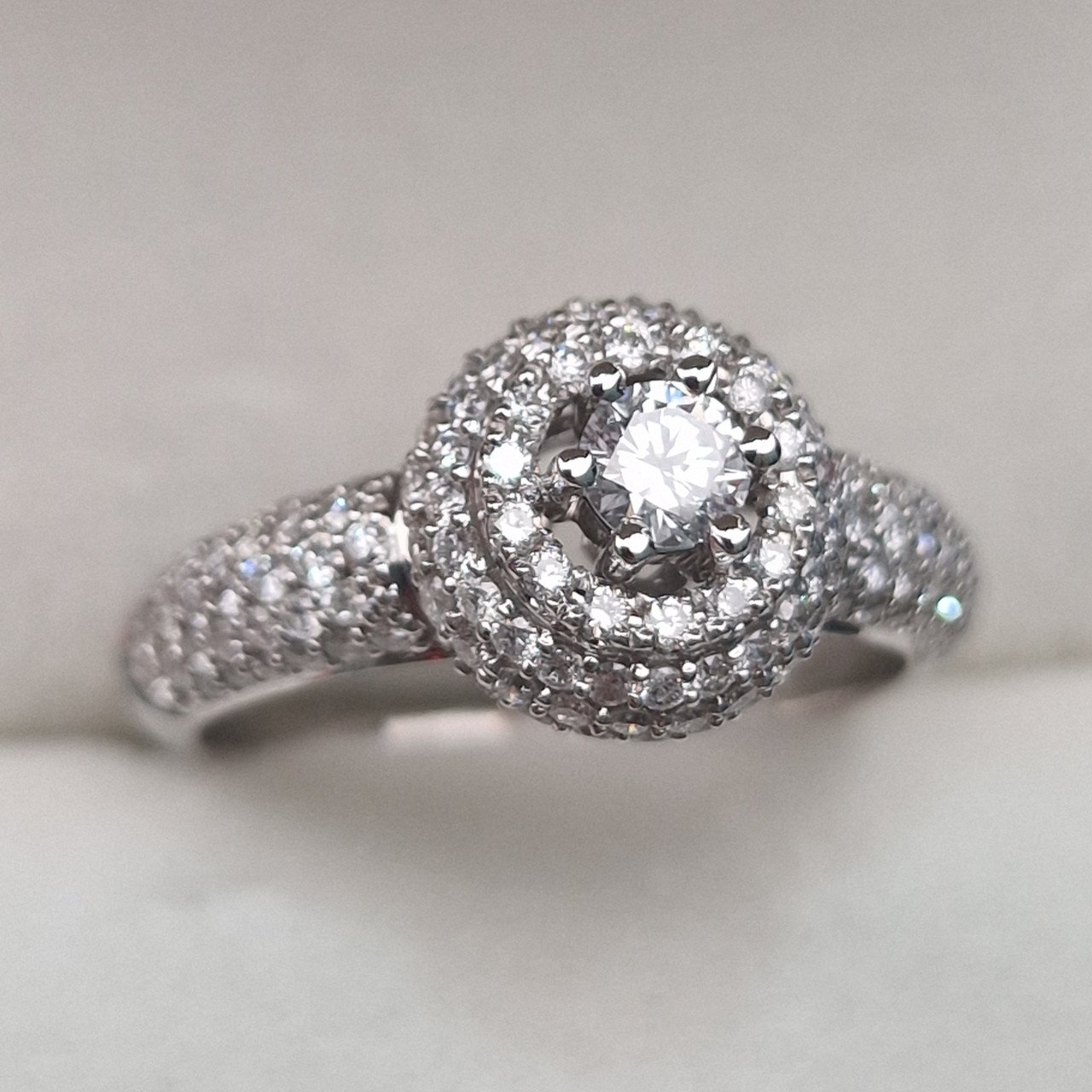 Кольцо Deimantas 104947536 18р 4,21гр 1,12ct. купить,NaN