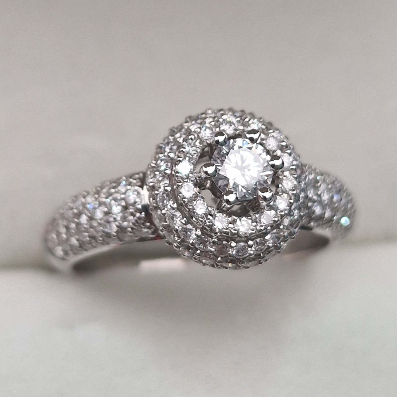 Кольцо Deimantas 104947536 18р 4,21гр 1,12ct. купить,NaN