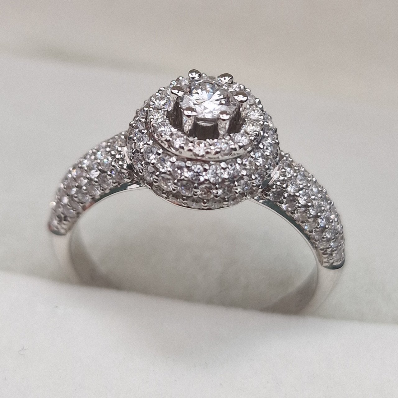 Кольцо Deimantas 104947536 18р 4,21гр 1,12ct. купить,NaN