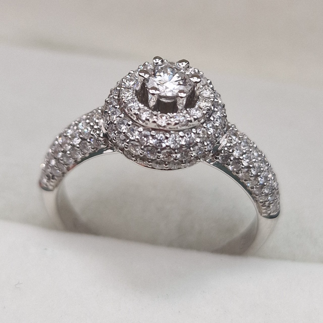 Кольцо Deimantas 104947536 18р 4,21гр 1,12ct. купить,NaN