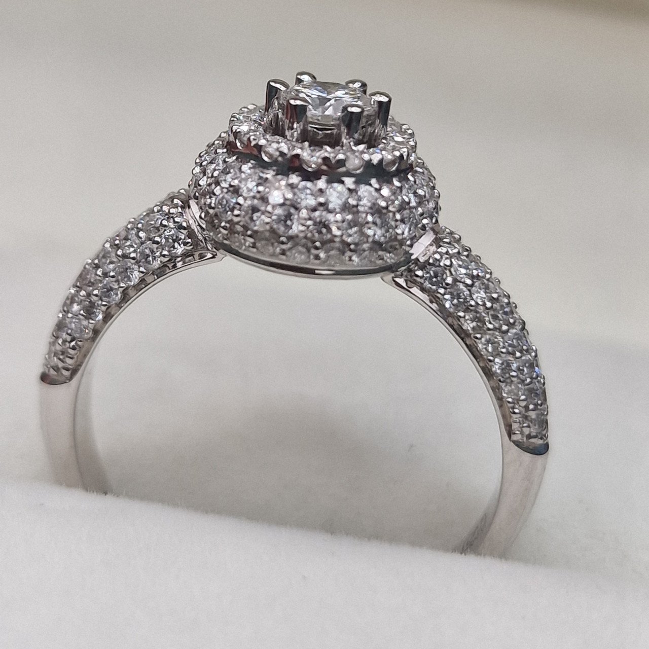 Кольцо Deimantas 104947536 18р 4,21гр 1,12ct. купить,NaN