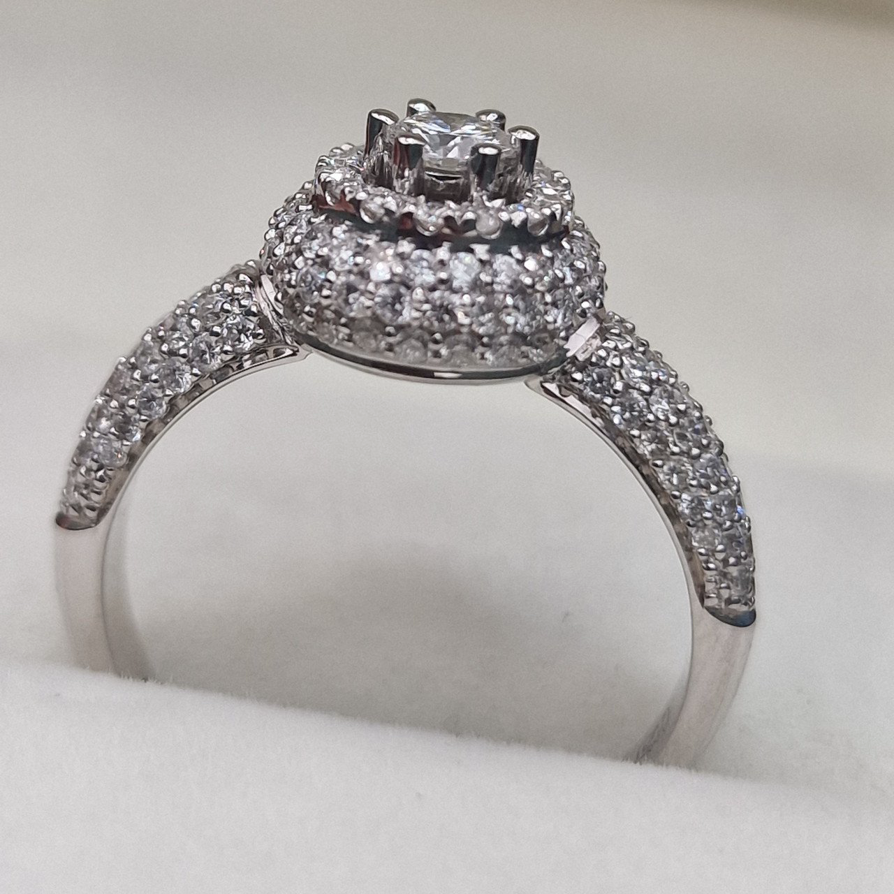 Кольцо Deimantas 104947536 18р 4,21гр 1,12ct. купить,NaN