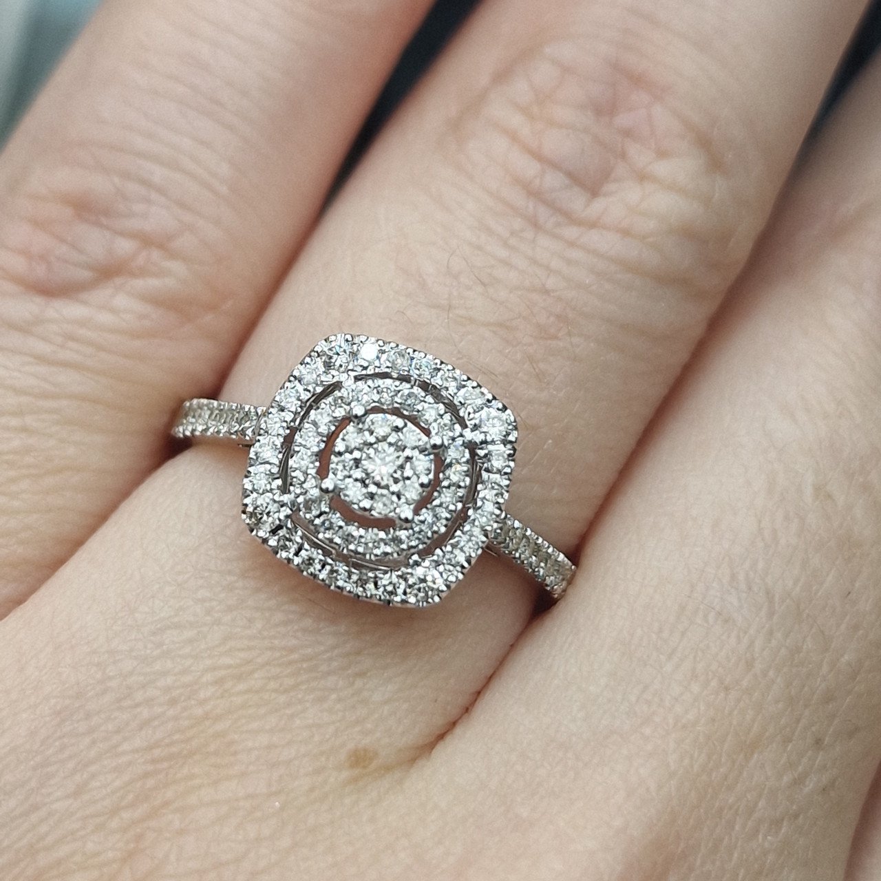 Кольцо Deimantas 104947690 17,5р 2,86гр 0,41ct. купить,NaN