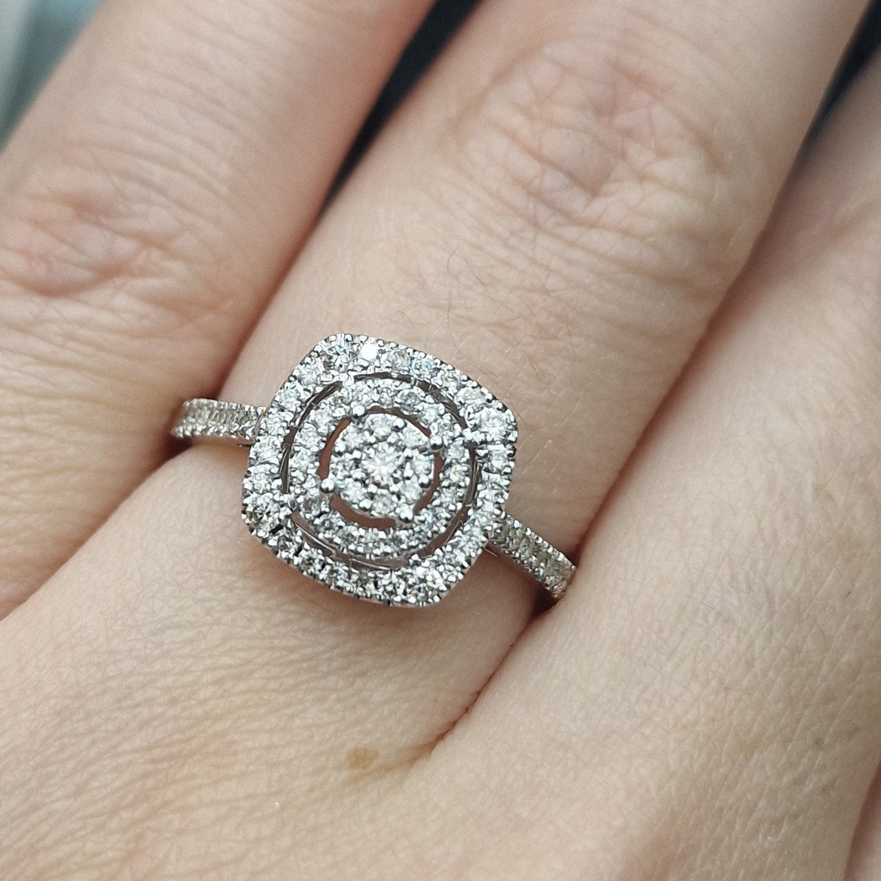 Кольцо Deimantas 104947690 17,5р 2,86гр 0,41ct. купить,NaN