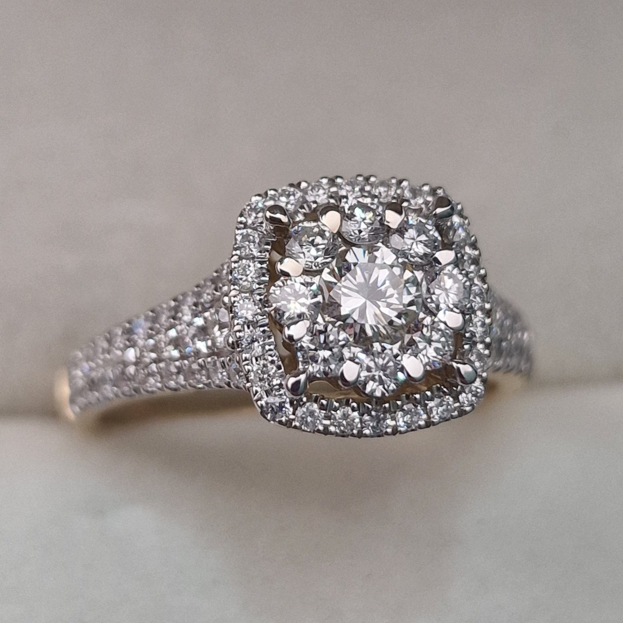 Кольцо Deimantas 104947584 17,5р 4,13гр 0,93ct. купить,NaN