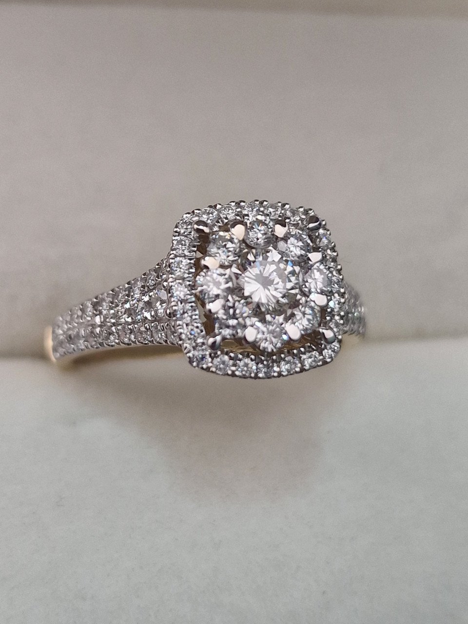 Кольцо Deimantas 104947584 17,5р 4,13гр 0,93ct. купить,NaN