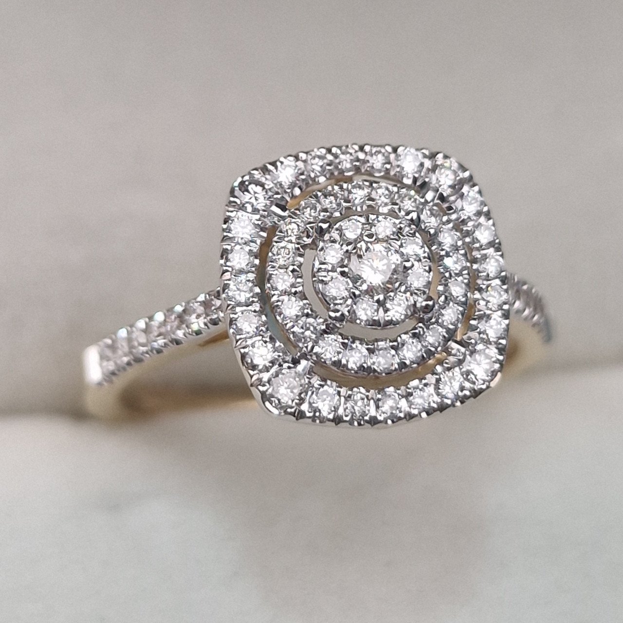 Кольцо Deimantas 104947711 17р 2,95гр 0,41ct. купить,NaN