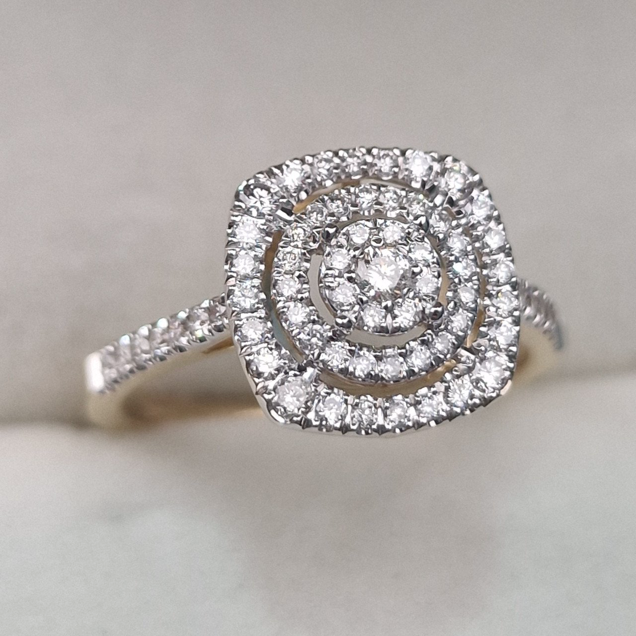Кольцо Deimantas 104947711 17р 2,95гр 0,41ct. купить,NaN