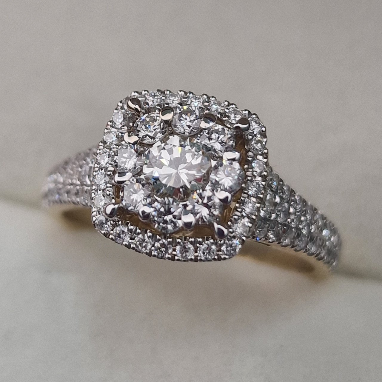 Кольцо Deimantas 104947584 17,5р 4,13гр 0,93ct. купить,NaN