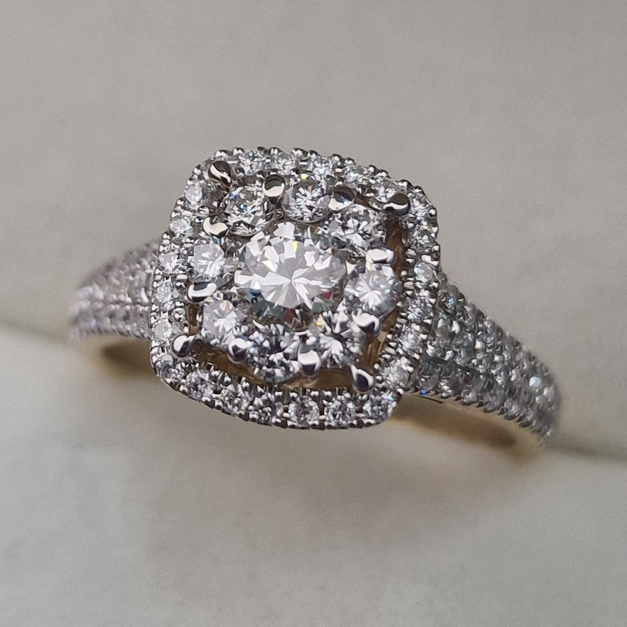 Кольцо Deimantas 104947584 17,5р 4,13гр 0,93ct. купить,NaN