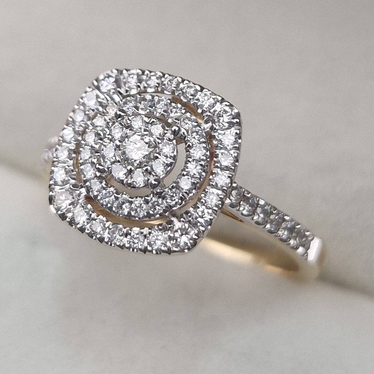 Кольцо Deimantas 104947711 17р 2,95гр 0,41ct. купить,NaN