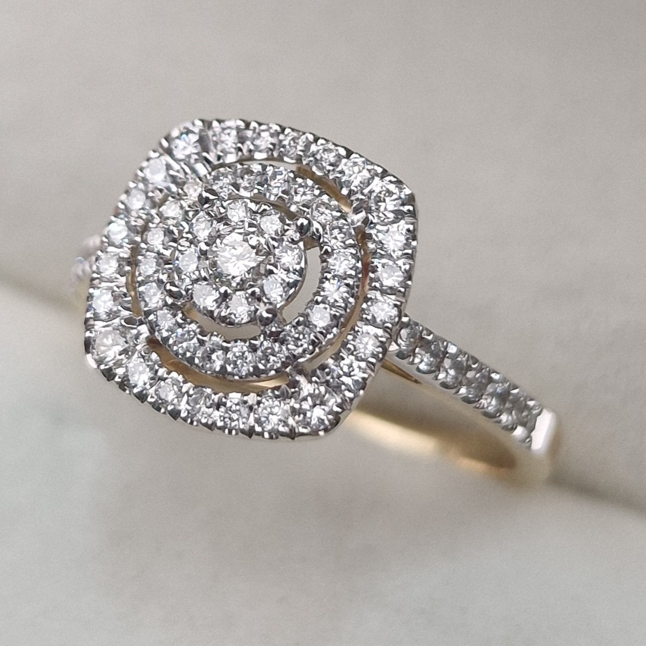 Кольцо Deimantas 104947711 17р 2,95гр 0,41ct. купить,NaN