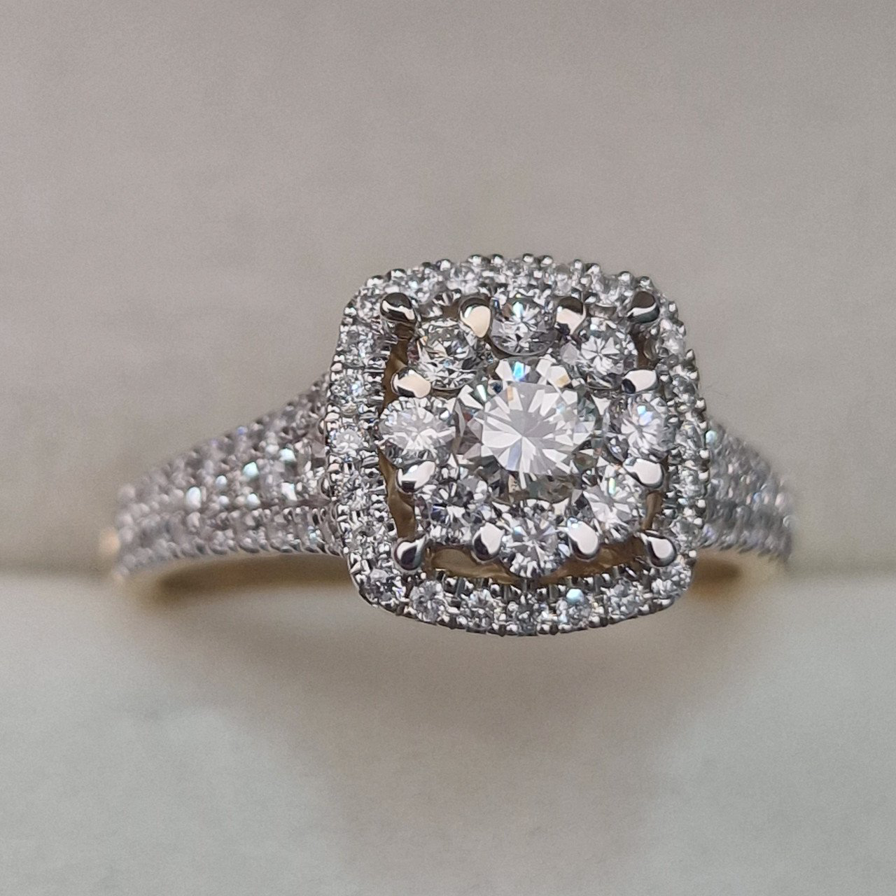 Кольцо Deimantas 104947584 17,5р 4,13гр 0,93ct. купить,NaN