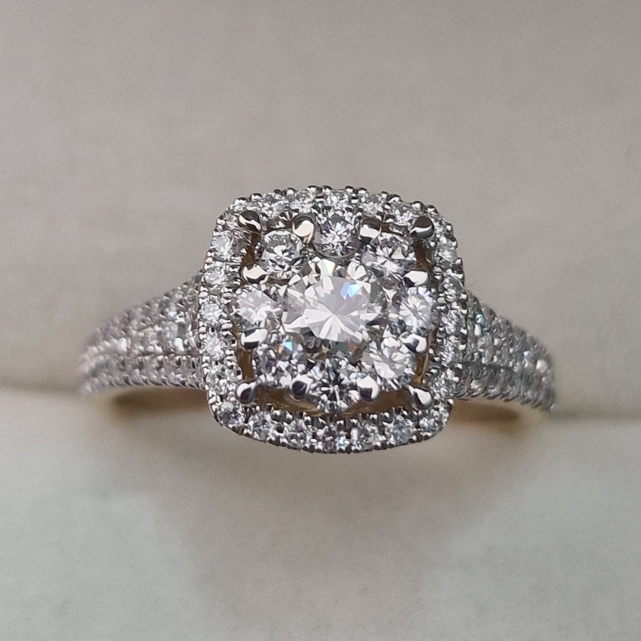 Кольцо Deimantas 104947584 17,5р 4,13гр 0,93ct. купить,NaN