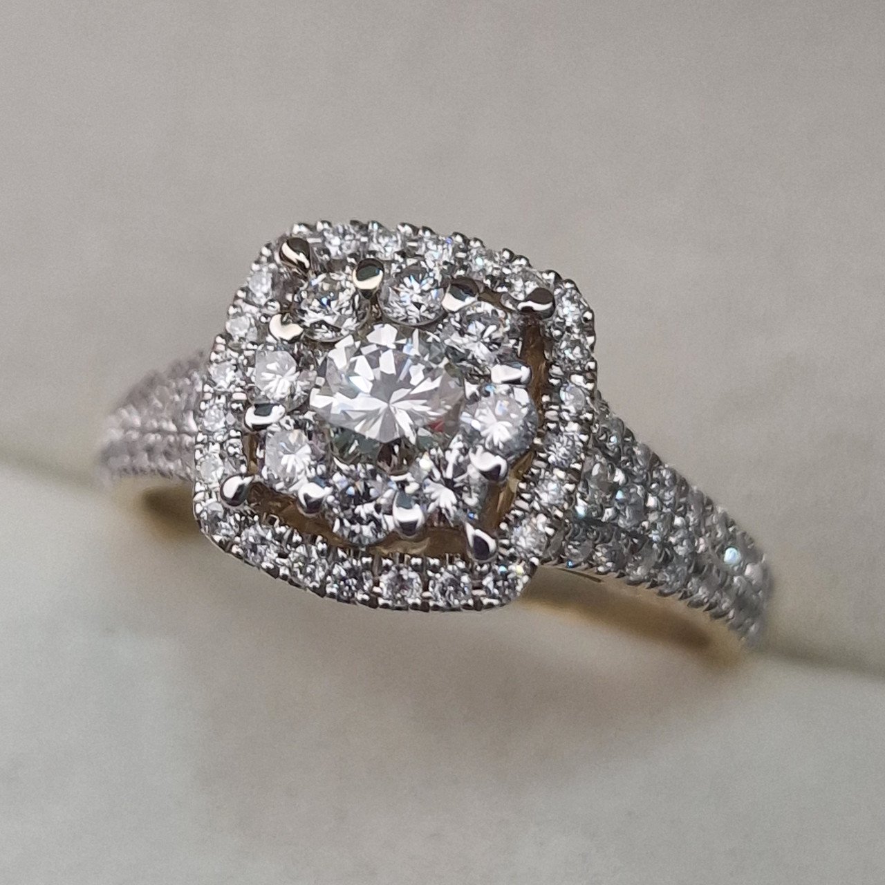 Кольцо Deimantas 104947584 17,5р 4,13гр 0,93ct. купить,NaN