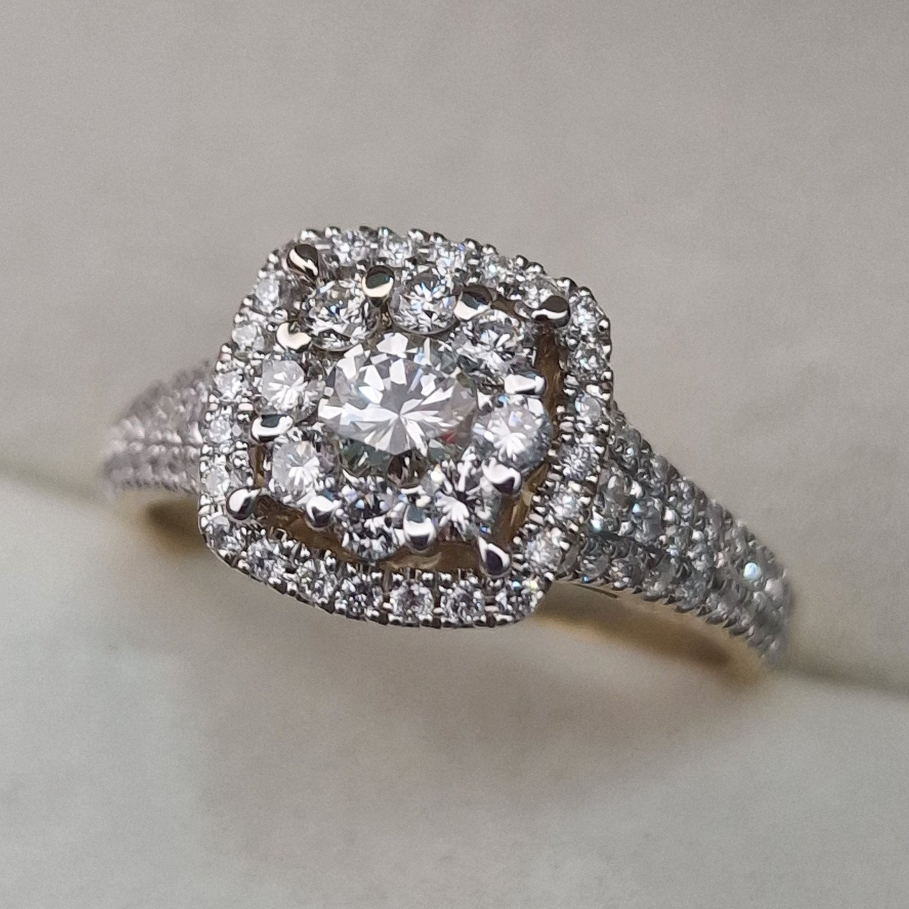 Кольцо Deimantas 104947584 17,5р 4,13гр 0,93ct. купить,NaN