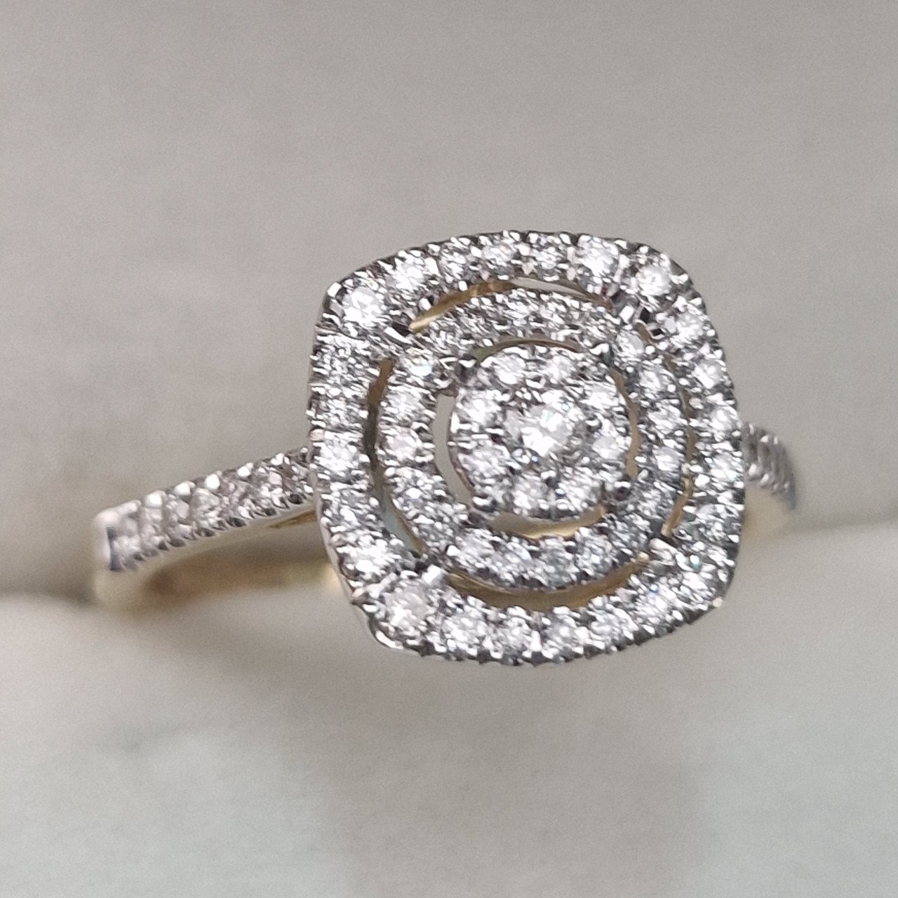 Кольцо Deimantas 104947711 17р 2,95гр 0,41ct. купить,NaN