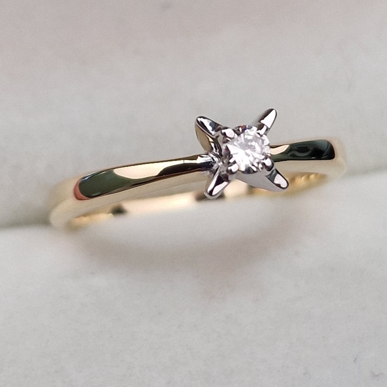 Кольцо Deimantas 104563936 16,5р 2,84гр 0,071ct. купить,NaN