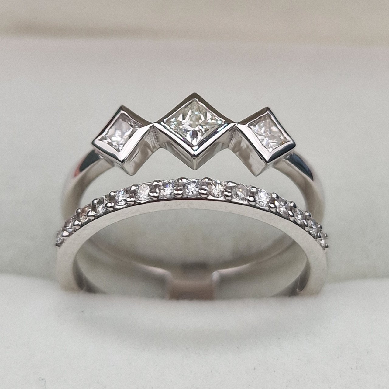 Кольцо Deimantas 104947728 16,5р 3,84гр 0,40ct. купить,NaN